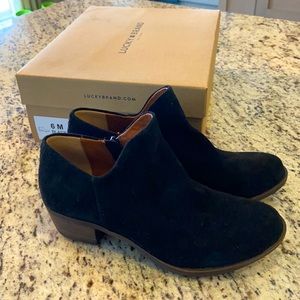 Lucky Brand booties Black suede size 6